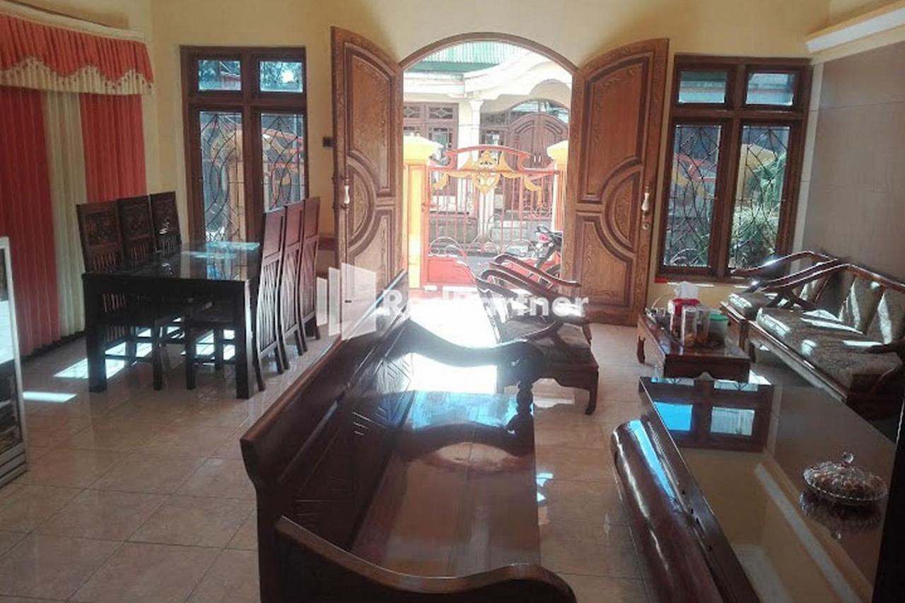 Bromo Indah Lestari Homestay Mitra Reddoorz パスルアン エクステリア 写真