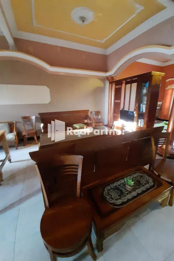 Bromo Indah Lestari Homestay Mitra Reddoorz パスルアン エクステリア 写真