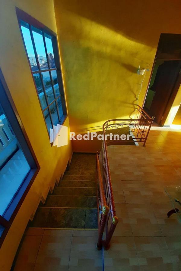 Bromo Indah Lestari Homestay Mitra Reddoorz パスルアン エクステリア 写真